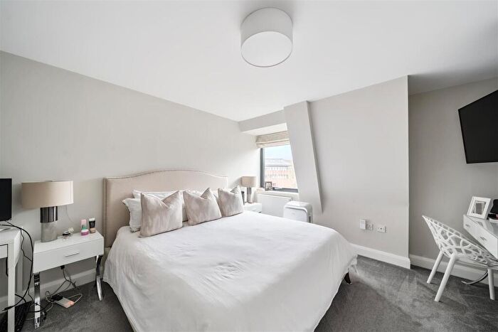 2 Bedroom Apartment For Sale In The Broadway, Stanmore, HA7