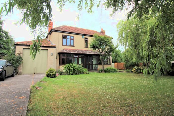 4 Bedroom Detached House For Sale In Bank Road, Pilning, Bristol, BS35