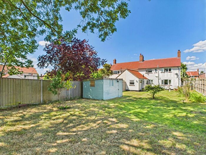 3 Bedroom Semi-Detached House For Sale In Coronation Crescent, Hempnall, NR15