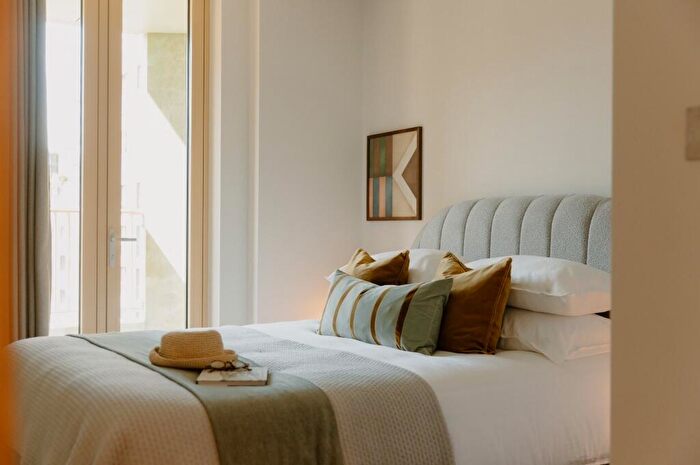 3 Bedroom Penthouse To Rent In Embassy Boulevard, Nine Elms, SW11