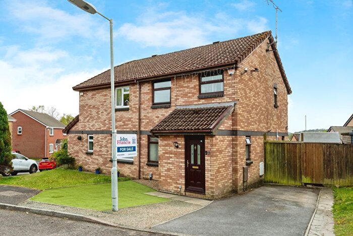 3 Bedroom Semi-Detached House For Sale In Cwrt Hydd, Swansea, West Glamorgan, SA6