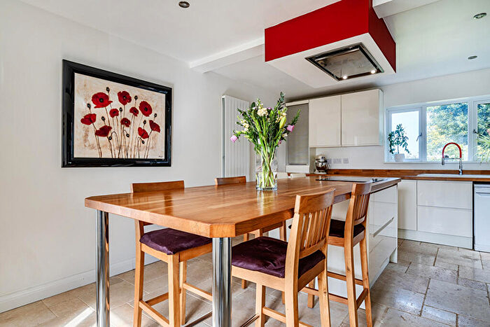 4 Bedroom Detached House For Sale In Blicks Close, Hullavington, SN14