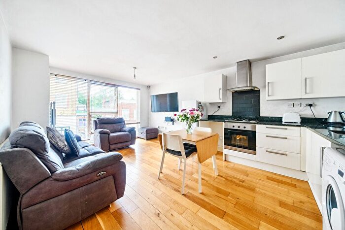 2 Bedroom Flat For Sale In Dartmouth Road, London, SE26