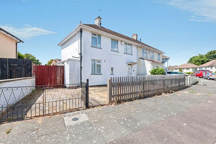 3 Bedroom Semi Detached House For Sale In Chettle Road, Leicester, Leicestershire, LE3