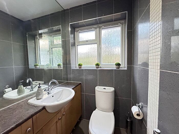 4 Bedroom Detached House For Sale In Glebe Crescent, Kenilworth, CV8