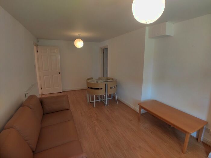 2 Bedroom Flat To Rent In Bed – Maple Gardens, , Wilmslow Road, Withington, M20