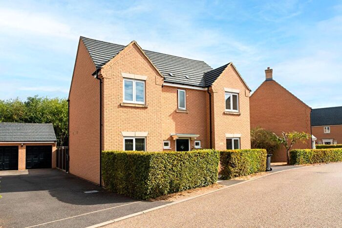 4 Bedroom Detached House For Sale In Kides Crescent, Longstanton, CB24