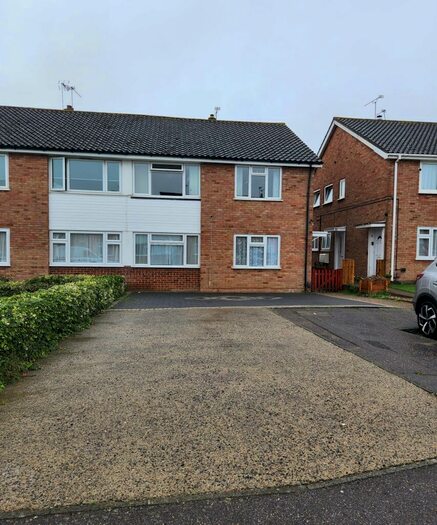 2 Bedroom Flat To Rent In Oak Close, Waltham Abbey, Essex, EN9