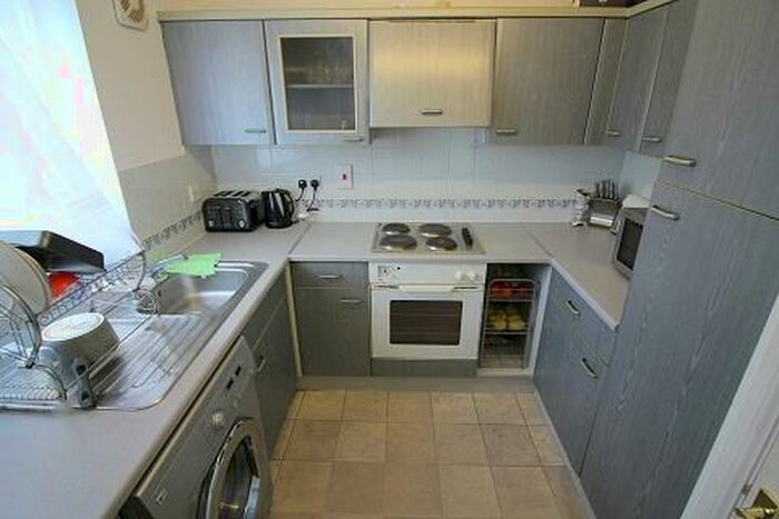 1 Bedroom Flat To Rent In Sparks Close, Dagenham, London, RM8
