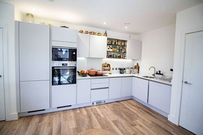2 Bedroom Flat For Sale In Caxton Road, Frome, BA11