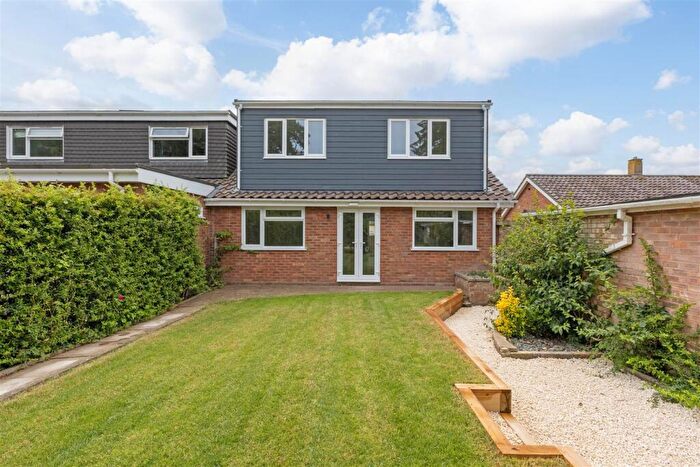 3 Bedroom Semi-Detached House For Sale In Mulbarton, NR14