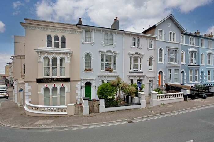 1 Bedroom Flat For Sale In Orchard Gardens, Teignmouth, TQ14