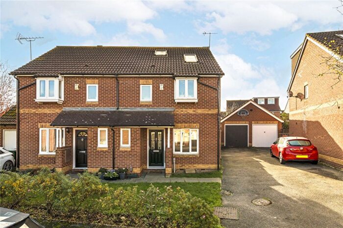 4 Bedroom Semi Detached House For Sale In Sussex Road, Erith, DA8