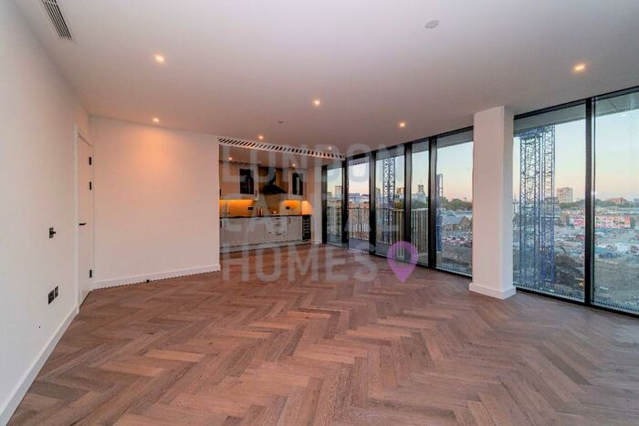 2 Bedroom Apartment To Rent In Merino Gardens, London, E1W
