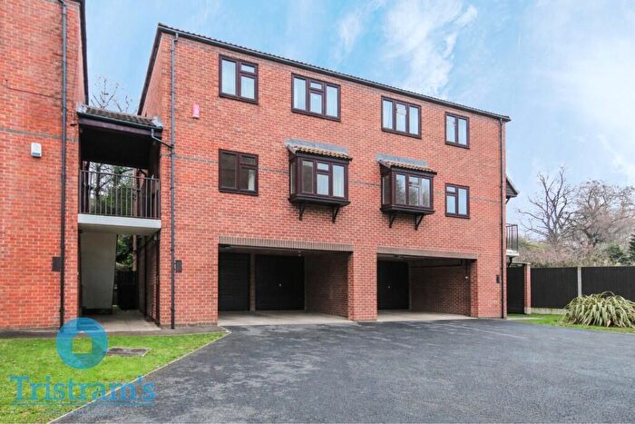 2 Bedroom Flat For Sale In Lenton Manor, Nottingham, NG7