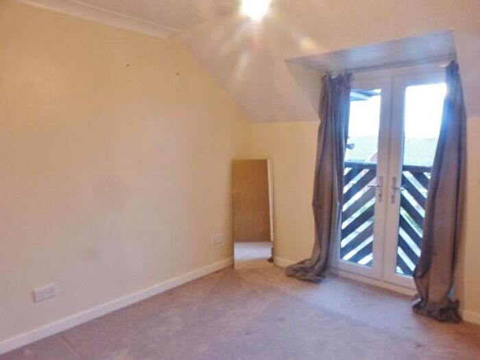 1 Bedroom Flat To Rent In Whitchurch Court, Spring Road, SO19