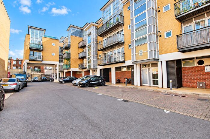 2 Bedroom Property To Rent In Malt House Place, Romford, RM1