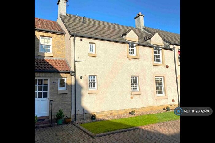 2 Bedroom Flat To Rent In Hillpark Court, Edinburgh, EH4