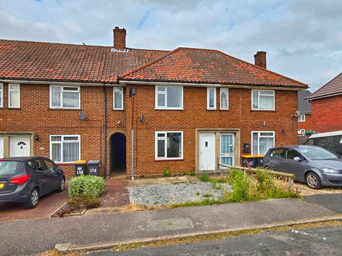 3 Bedroom Terraced House For Sale In Montgomery Close, Stewartby, Bedfordshire, MK43