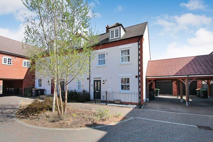 3 Bedroom Town House To Rent In Edith Avenue, Great Denham, Bedford, MK40