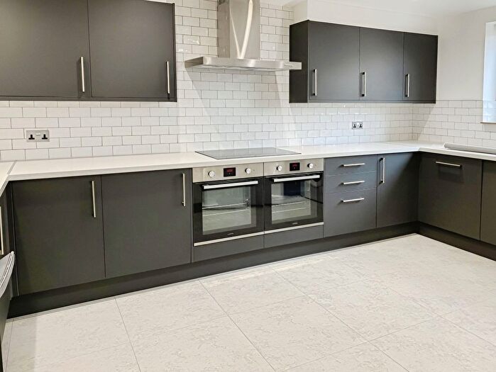 6 Bedroom Detached House To Rent In Barrique Road, Nottingham, NG7