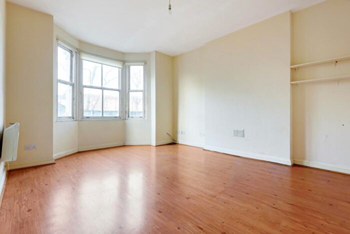 Flat To Rent In Rushey Green London, SE6