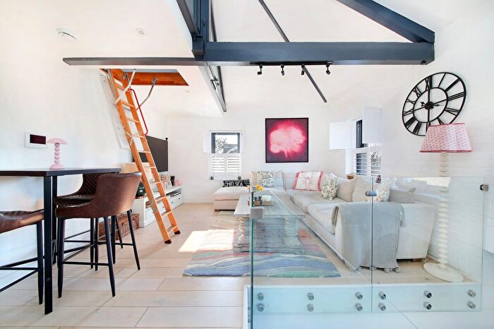 2 Bedroom Flat For Sale In Grafton House, Brodrick Road, SW17