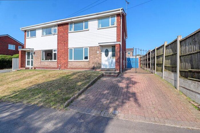 3 Bedroom Semi-Detached House For Sale In Mason Drive, Scunthorpe, DN17