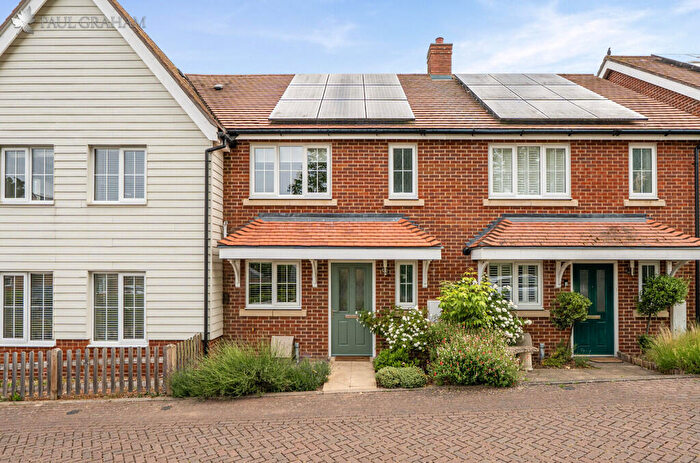 3 Bedroom Terraced House For Sale In Metcalfe Avenue, Carshalton, SM5