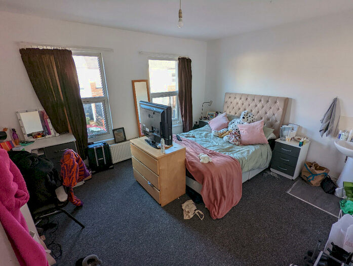 6 Bedroom Terraced House To Rent In De Beauvoir Road, Reading, Berkshire, RG1