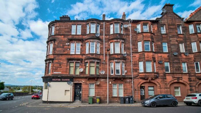 2 Bedroom Flat To Rent In Overton Crescent, Johnstone, Renfrewshire, PA5