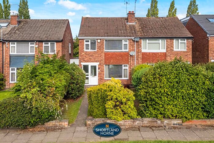 3 Bedroom Semi-Detached House For Sale In Postbridge Road, Styvechale, Coventry, CV3