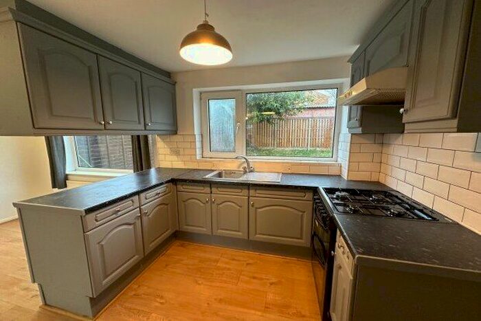 3 Bedroom Semi-Detached House To Rent In Newton Close, Wakefield, WF1