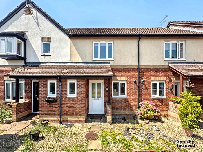 2 Bedroom Terraced House For Sale In Wyvern Close, Devizes, Wiltshire, SN10