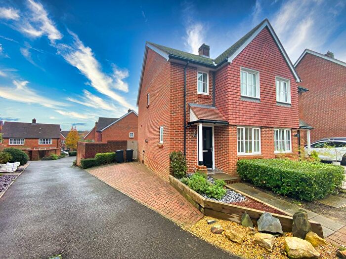 2 Bedroom Semi-Detached House To Rent In Stumblewood Close, Uckfield, TN22