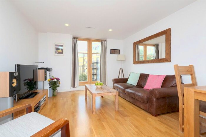2 Bedroom Flat To Rent In Highbury Gardens, Holloway Road, Highbury, Islington, London, N7