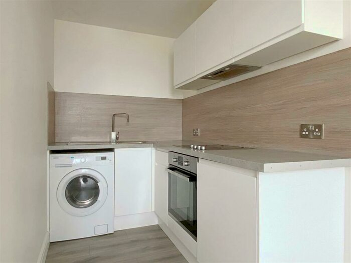 Studio To Rent In Buckingham Place - Modern Studio, BN1