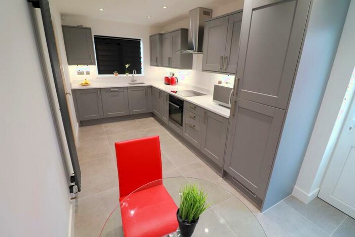 4 Bedroom Detached House To Rent In Manor Drive, Wirral, CH49