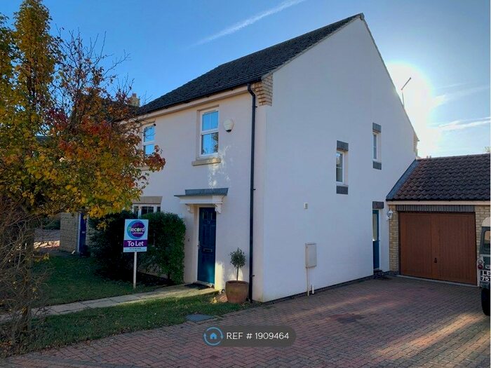 4 Bedroom Semi-Detached House To Rent In Normangate, Peterborough, PE5