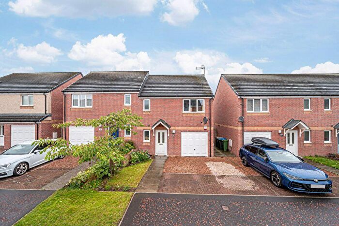 3 Bedroom Semi-Detached House For Sale In Dalwhamie Street, Kinross, KY13