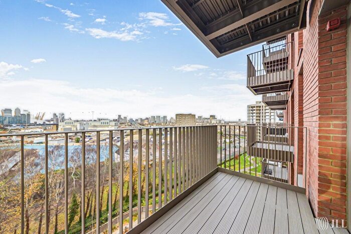 2 Bedroom Flat For Sale In Royal Crest Avenue London, E16