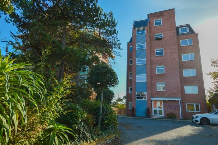 2 Bedroom Flat To Rent In The Goffs, Eastbourne, BN21