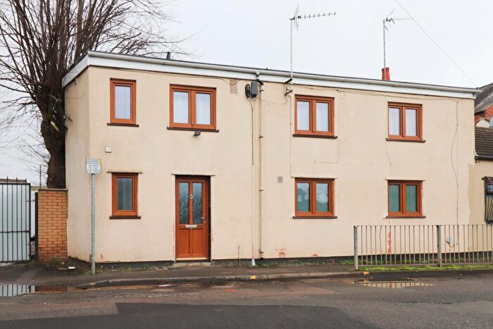 2 Bedroom House To Rent In Old Towcester Road, Northampton, NN4