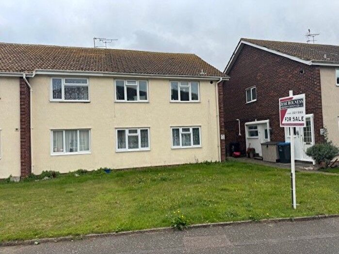 1 Bedroom Flat For Sale In Woodford Court, Birchington, CT7
