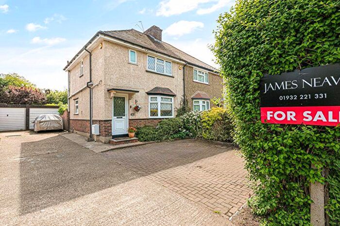 3 Bedroom Semi-Detached House For Sale In Molesey Road, Hersham, KT12