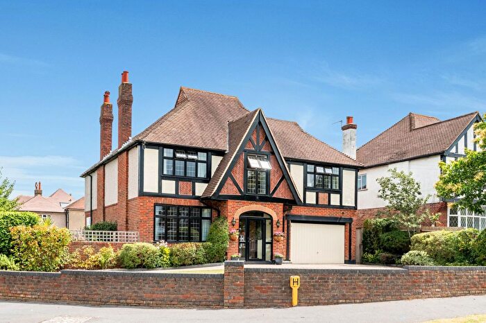 4 Bedroom Detached House For Sale In Shere Avenue, Cheam, SM2