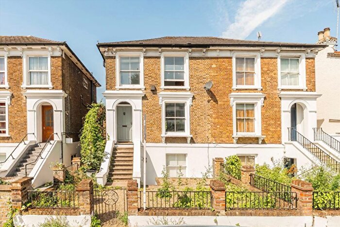 4 Bedroom Maisonette For Sale In Cambridge Road North, Chiswick, W4