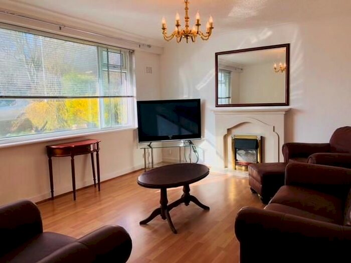 2 Bedroom Flat To Rent In Baguley Crescent, Middleton, Manchester M24