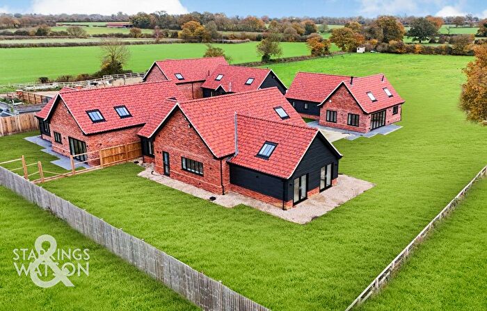 4 Bedroom Chalet For Sale In Mitchells Yard, Mill Road, Winfarthing, Diss, IP22