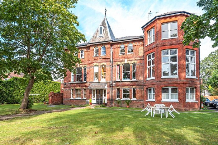 2 Bedroom Flat For Sale In Maybury House, The Ridge, Woking, Surrey, GU22